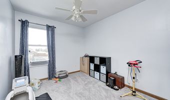 555 Hyannis Dr, Avon, IN 46123