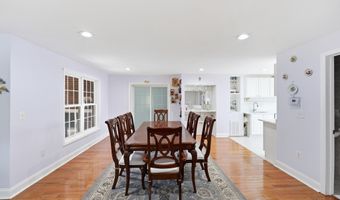 6219 CRESTWOOD Dr, Alexandria, VA 22312