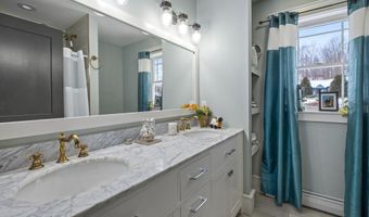 51 Bridge St, Belfast, ME 04915