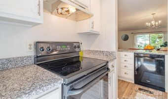 118 Colony Dr, Arden, NC 28704