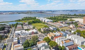 147 W 52nd St, Bayonne, NJ 07002