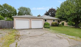 82 Sherry Ave, Bristol, RI 02809