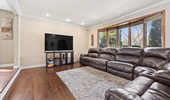1005 E Orchard St, Arlington Heights, IL 60005