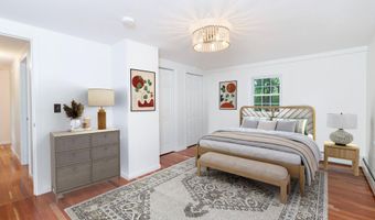 150 Chestnut St, Branford, CT 06405