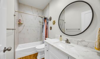 691 Auwaha St A, Haiku, HI 96708