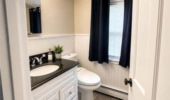 625 Mendon Rd, Cumberland, RI 02864