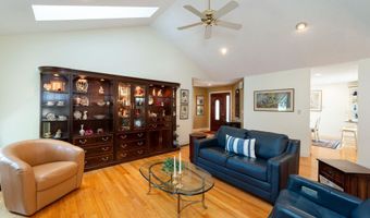 2 Turnberry Cir 113, Bedford, NH 03110
