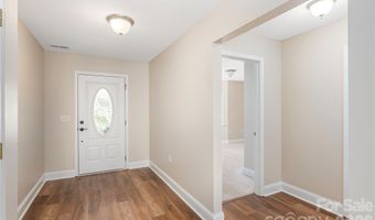 8 Kaylor Dr, Arden, NC 28704