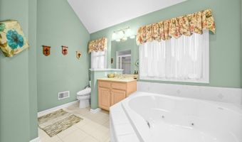 8 Hemingway Dr, Alexandria Twp., NJ 08848