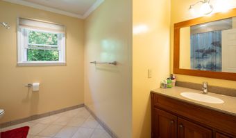 51 Aspen Cir, Albany, NY 12208