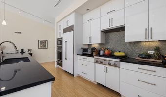 621 E Shore Rd, Jamestown, RI 02835