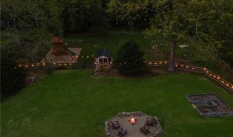 40 Charlotte Ave, North Kingstown, RI 02874