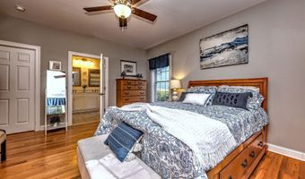 61 Pondview Cir 61, Beacon Falls, CT 06403