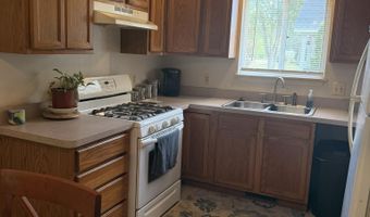 520 Sheldon St, Algonac, MI 48001