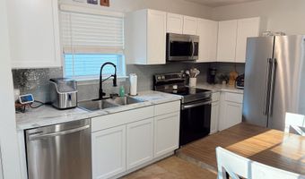 6826 Earlswood Dr, Indianapolis, IN 46217