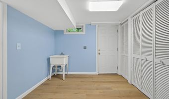 1006 King Rd, Cheshire, CT 06410
