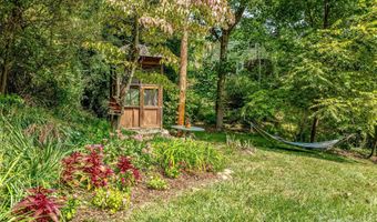 5 Hillcrest Rd E, Asheville, NC 28804
