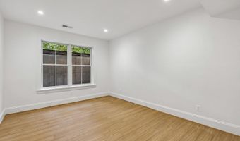 7926 BOLLING Dr, Alexandria, VA 22308