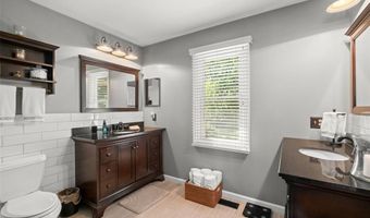 1858 Dougherty Estates Dr, Ballwin, MO 63021