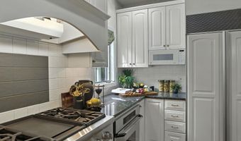 4 Brushwood Dr, Atkinson, NH 03811