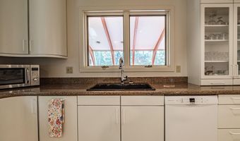 15 Inverness Rd, Falmouth, ME 04105