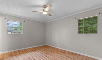 320 Brobston St, Baxley, GA 31513