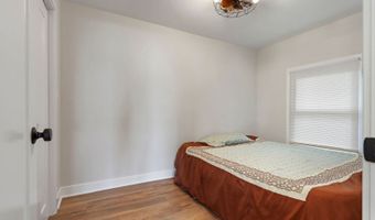 39225 N Shore Ave, Antioch, IL 60002