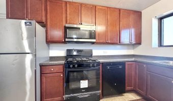 735 N Swift Rd 102, Addison, IL 60101