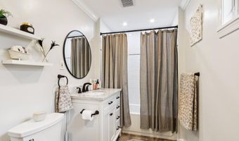 15 5th Ave, Avenel, NJ 07001