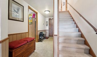 2213 SUNRISE Dr, Appleton, WI 54914