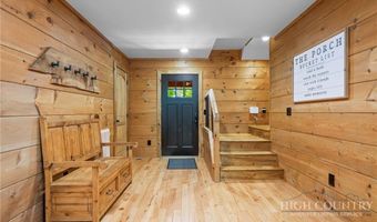 407 Signature Ridge Rd, Banner Elk, NC 28604