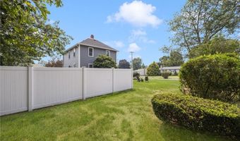 6 LARKSPUR Rd, Warwick, RI 02886