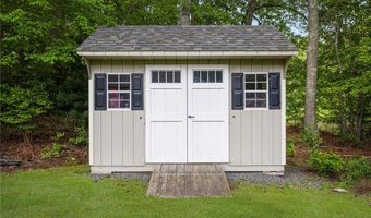 80 Douglas Dr, North Kingstown, RI 02874