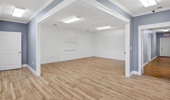 515 E Main St, Anna, OH 45302