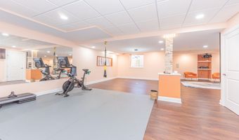 2376 Westbrooke Cir S, Ann Arbor, MI 48105
