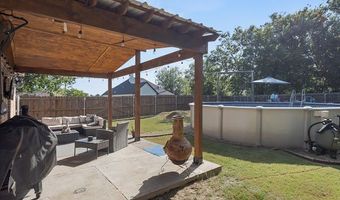 207 N Hubbard St, Alvord, TX 76225