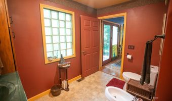 1379 Sandusky Rd, Albany, OH 45710