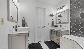 1324 Willow Oak Ct, Avon, IN 46123