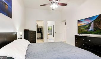 2427 FORT Dr, Alexandria, VA 22303