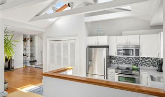 433 Thames St E, Newport, RI 02840