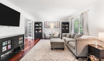 248 Church St, Belford, NJ 07718