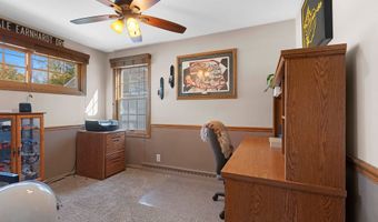 2200 S GREENVIEW St, Appleton, WI 54915