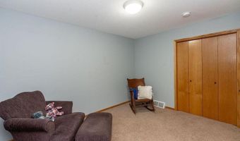38177 Twin Oaks Dr, Avon, MN 56310