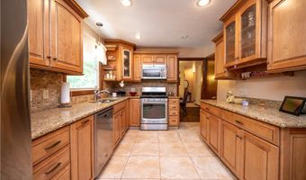 6685 Elwood St, Austintown, OH 44515