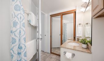 750 Amana St 1803, Honolulu, HI 96814