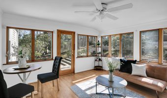 160 Pelican Rd, Middletown, NJ 07748