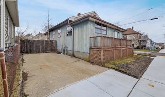 54 Slocum St, Acushnet, MA 02743