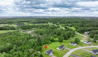 51 Knoll Crest Dr, Bangor, ME 04401