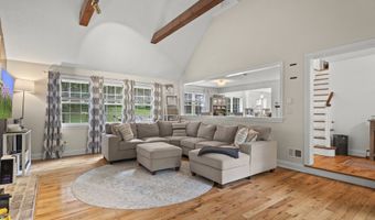 15 Blueberry Ln, Burlington, CT 06013