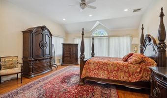 44 Netz Pl, Albertson, NY 11507